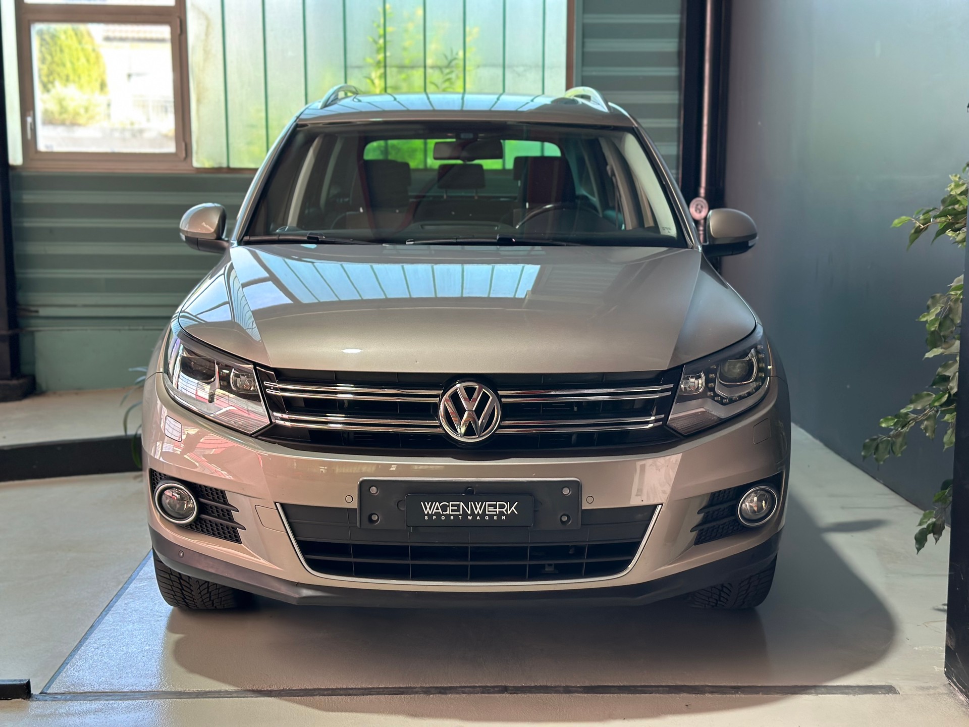 VW Tiguan 2.0 TSI Sport&Style 4Motion DSG-showroom-element-2