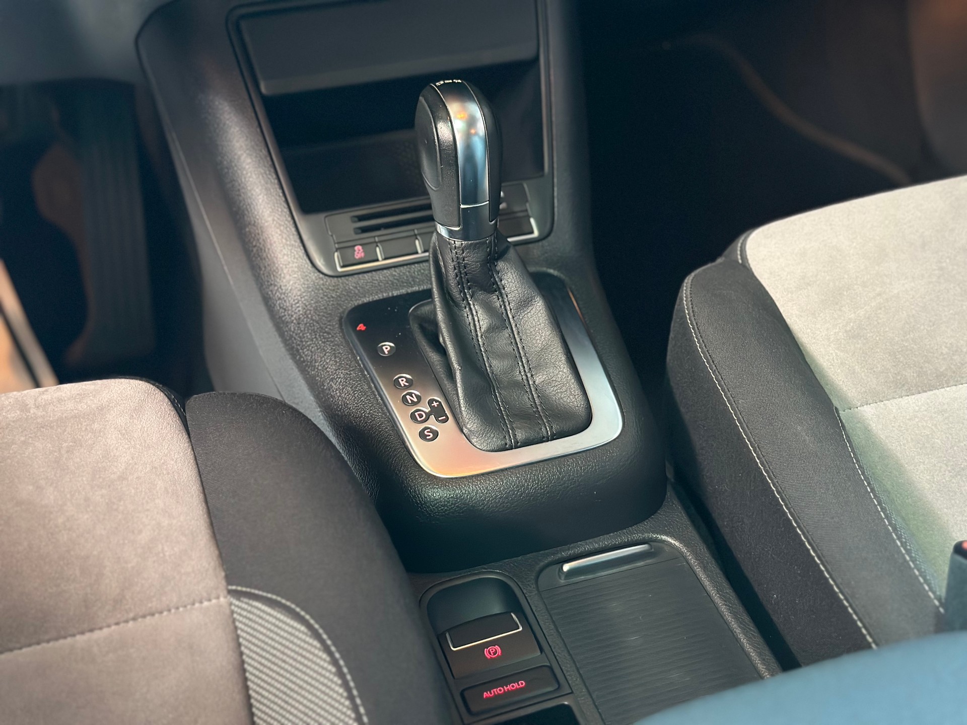 VW Tiguan 2.0 TSI Sport&Style 4Motion DSG-image-17