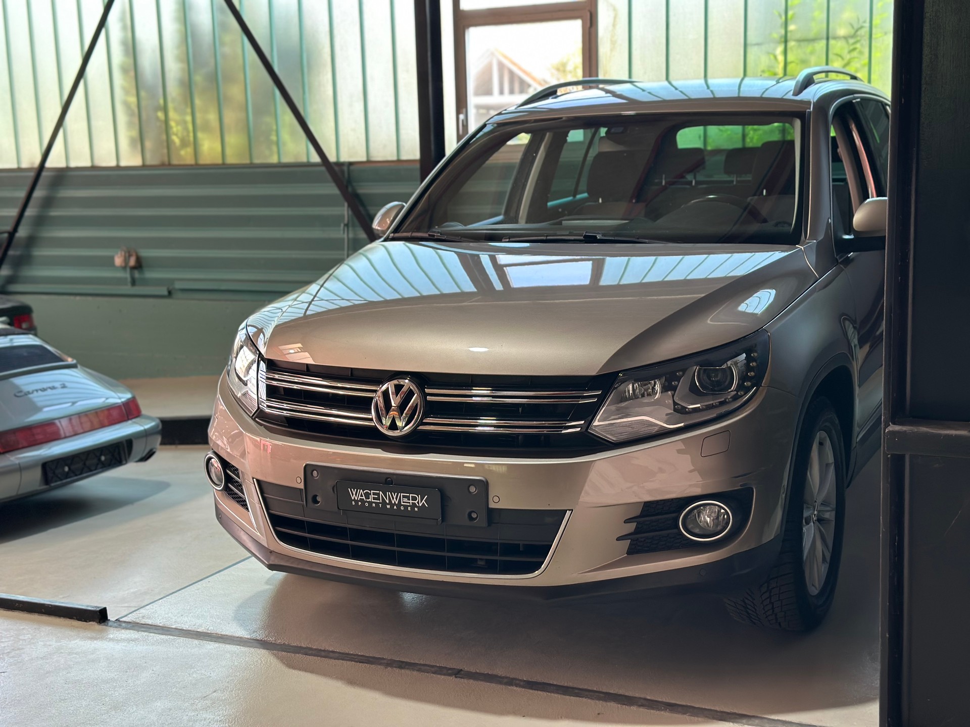 VW Tiguan 2.0 TSI Sport&Style 4Motion DSG-showroom-element-3
