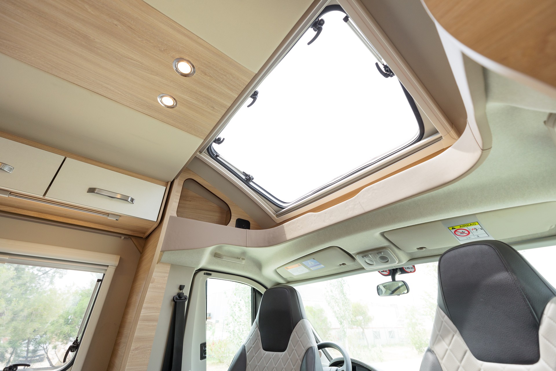 FIAT 2021 Fiat Ducato Weinsberg Carasuite | Voll ausgestattet | Schlafplätze für 5-image-11