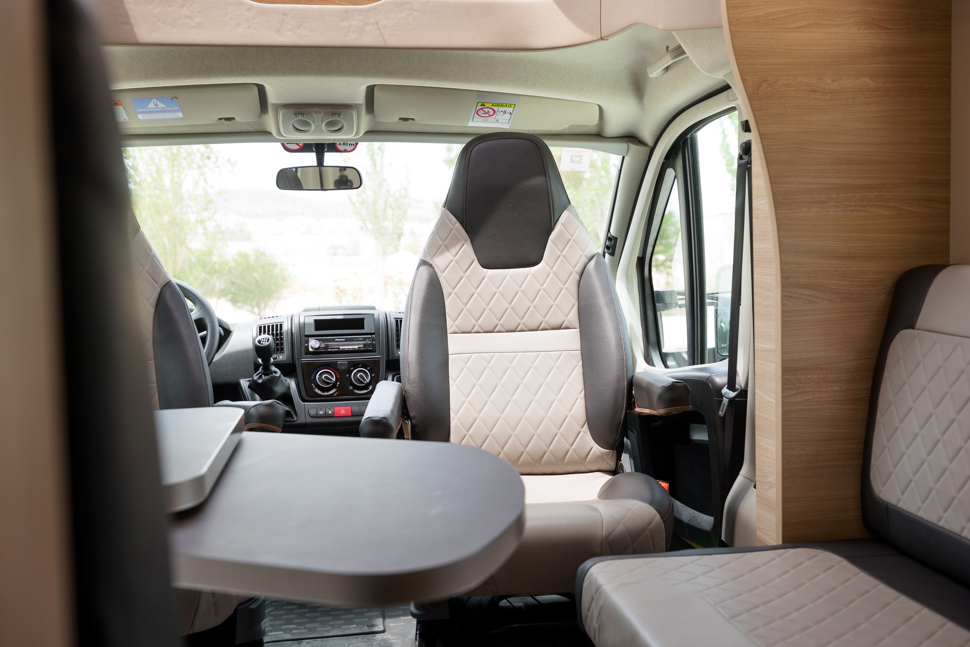 FIAT 2021 Fiat Ducato Weinsberg Carasuite | Voll ausgestattet | Schlafplätze für 5-image-6
