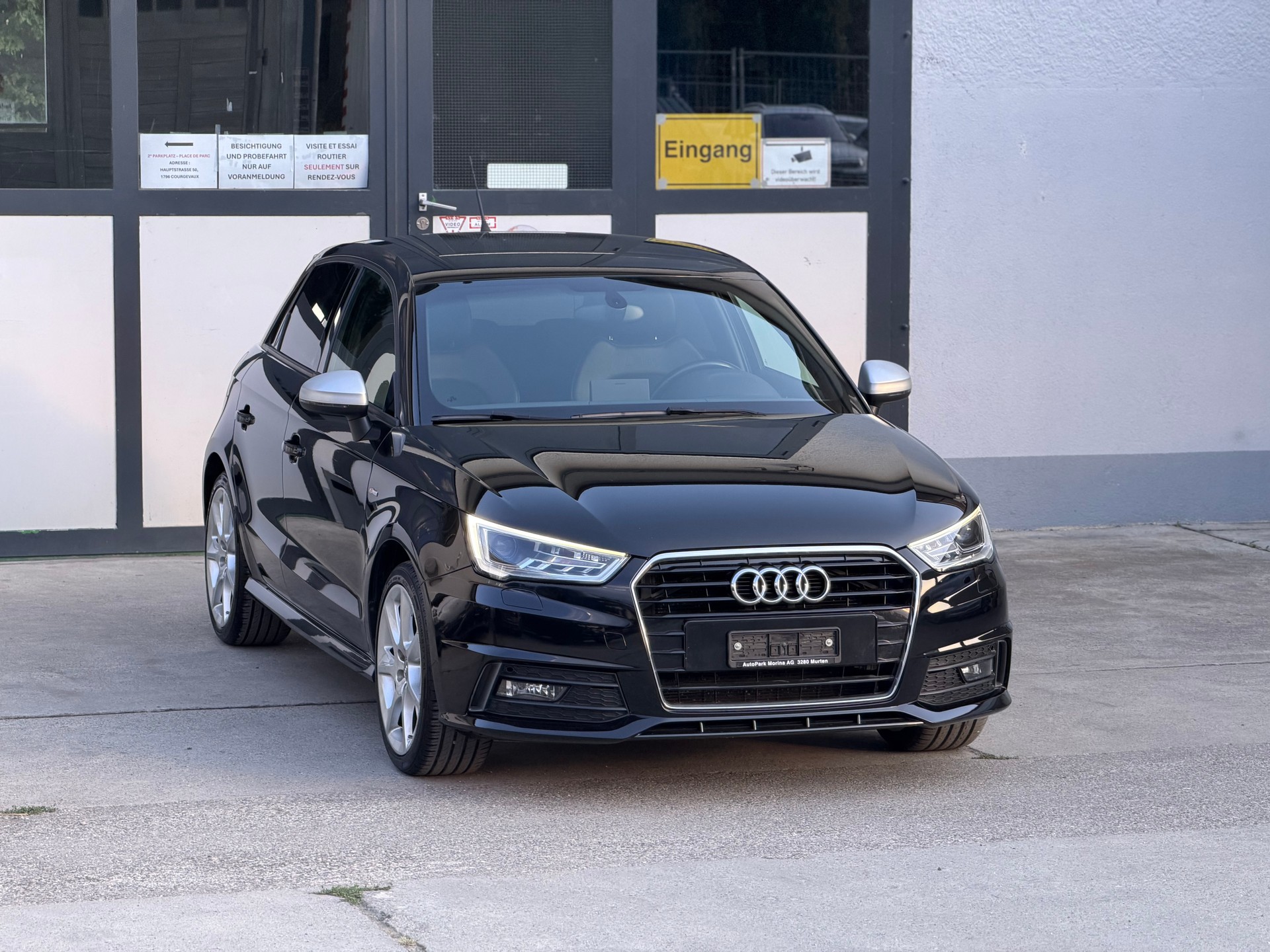AUDI A1 Sportback 1.4 TFSI Sport-showroom-element-3