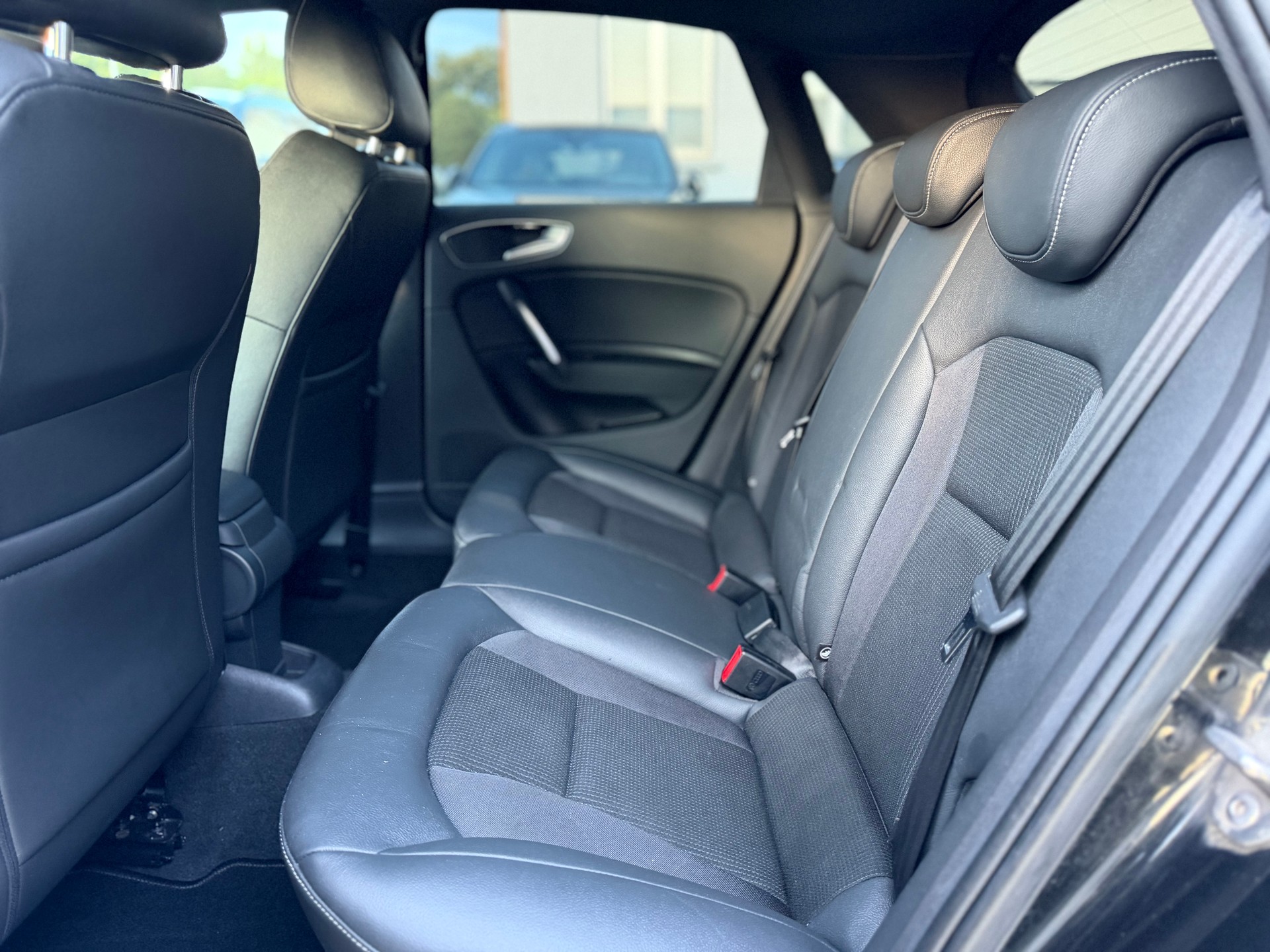 AUDI A1 Sportback 1.4 TFSI Sport-image-11