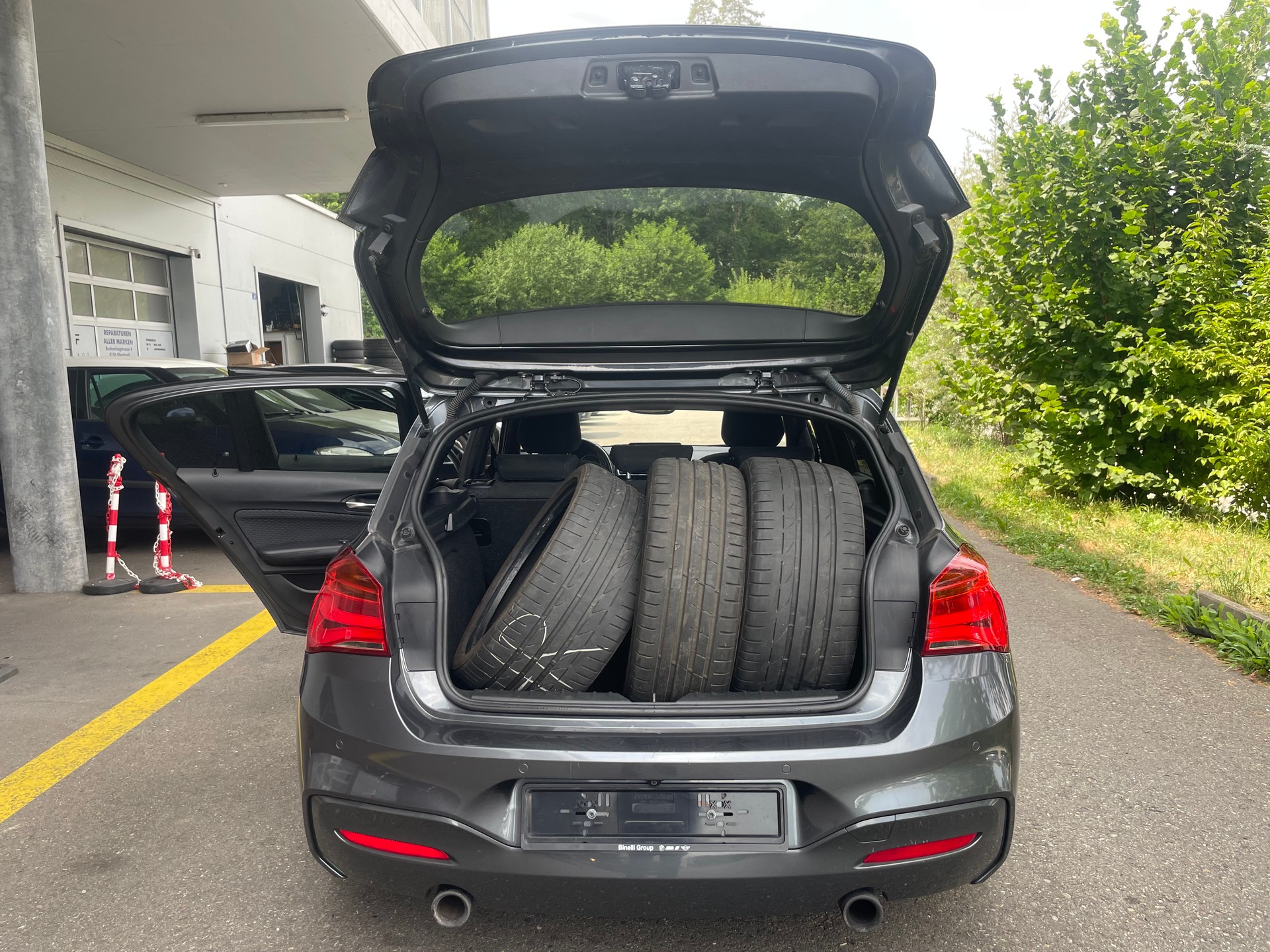 BMW M135i xDrive Steptronic-image-13