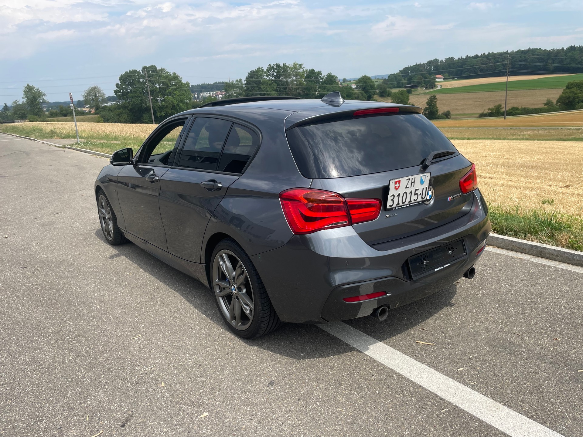 BMW M135i xDrive Steptronic-image-5