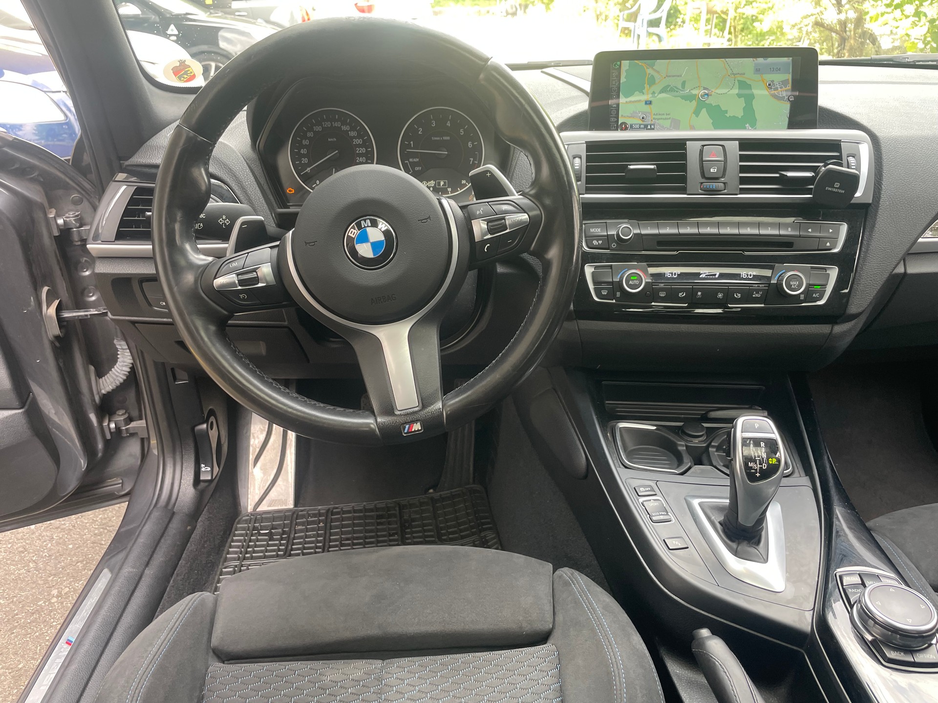 BMW M135i xDrive Steptronic-image-6