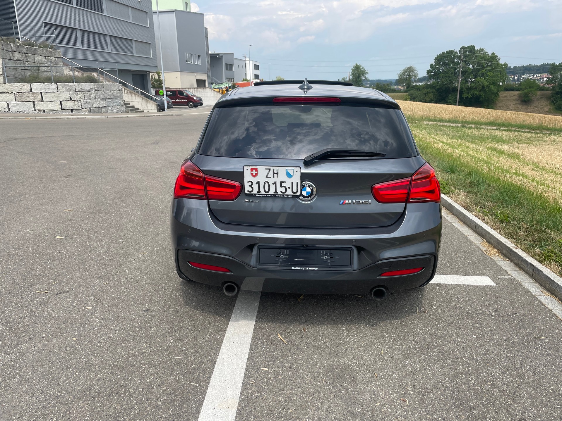 BMW M135i xDrive Steptronic-image-4