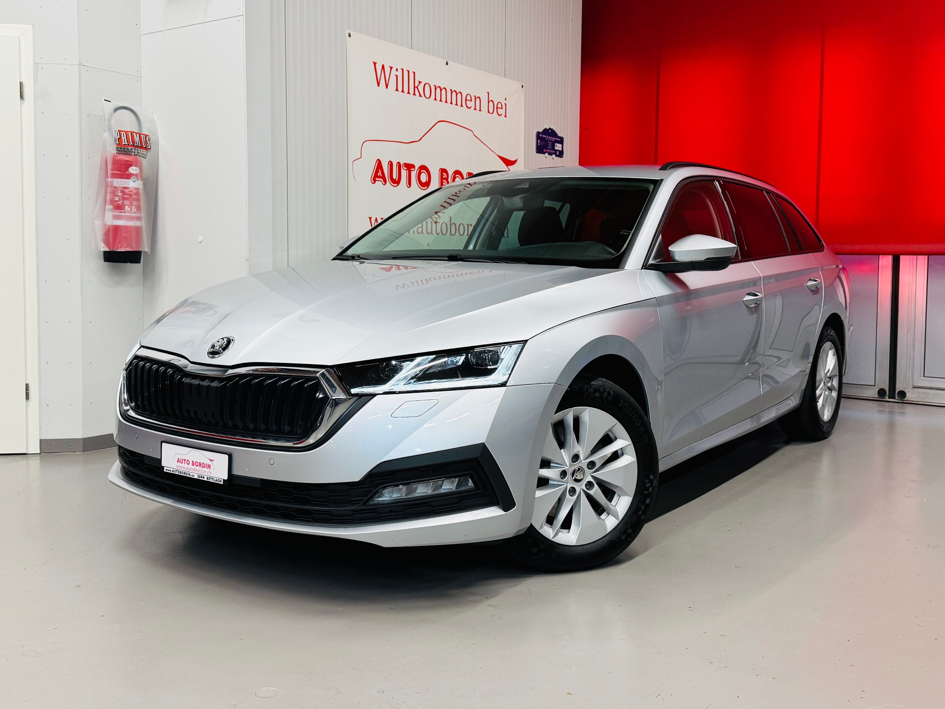 SKODA Octavia Combi 2.0 TDI DSG Ambition PREMIUM 4x4 - Matrix LED / ACC / Navi