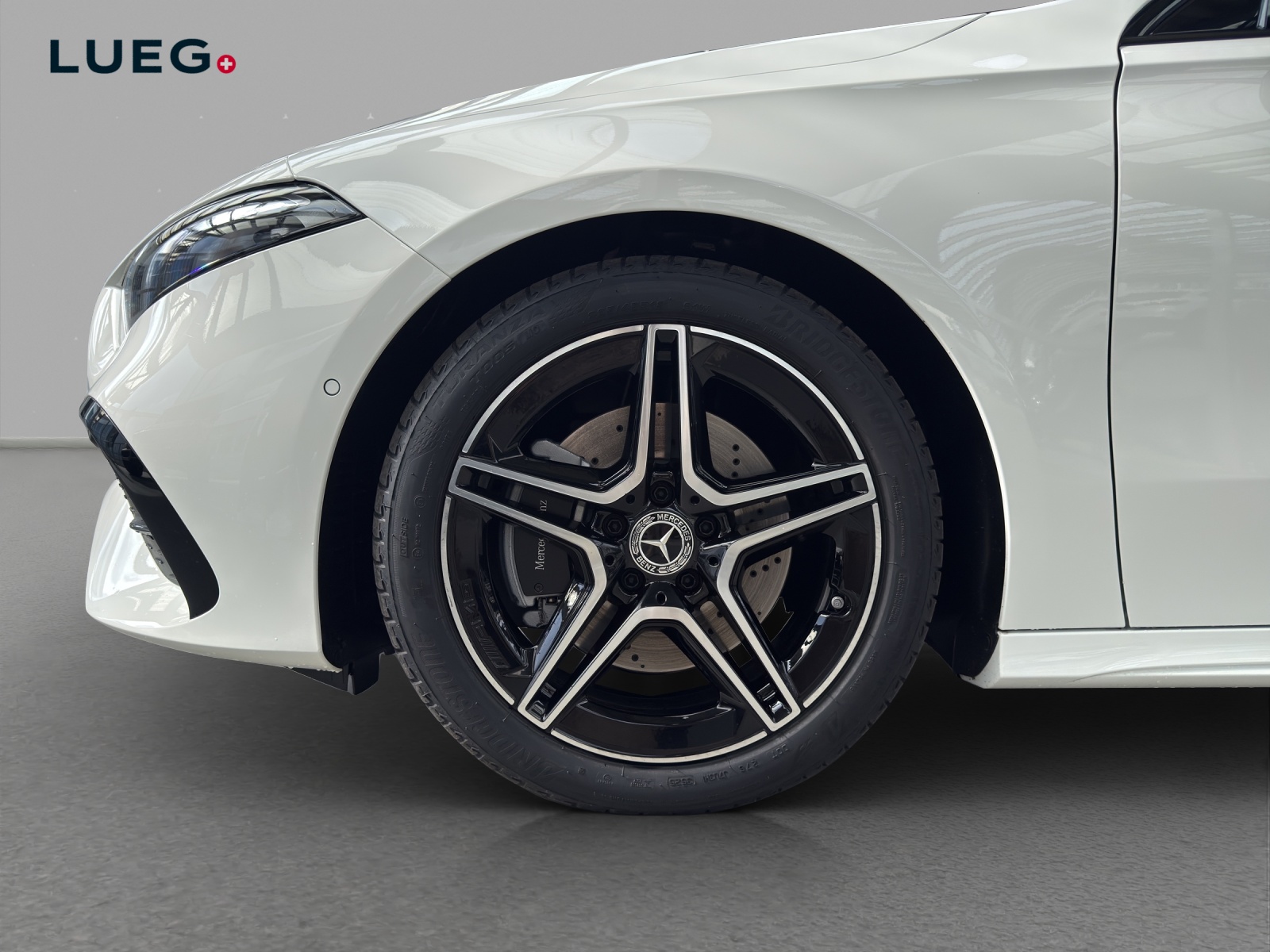 MERCEDES-BENZ A 220 4Matic 8G-DCT-image-6