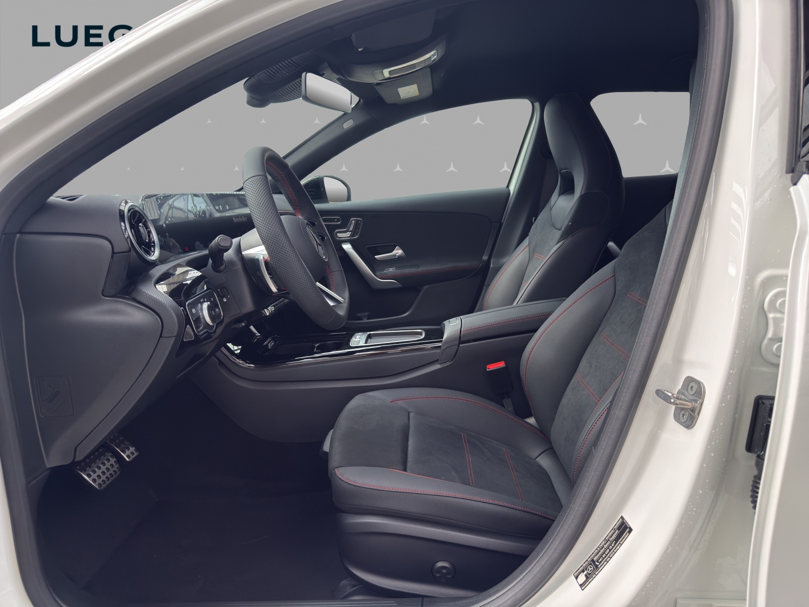 MERCEDES-BENZ A 220 4Matic 8G-DCT-image-7