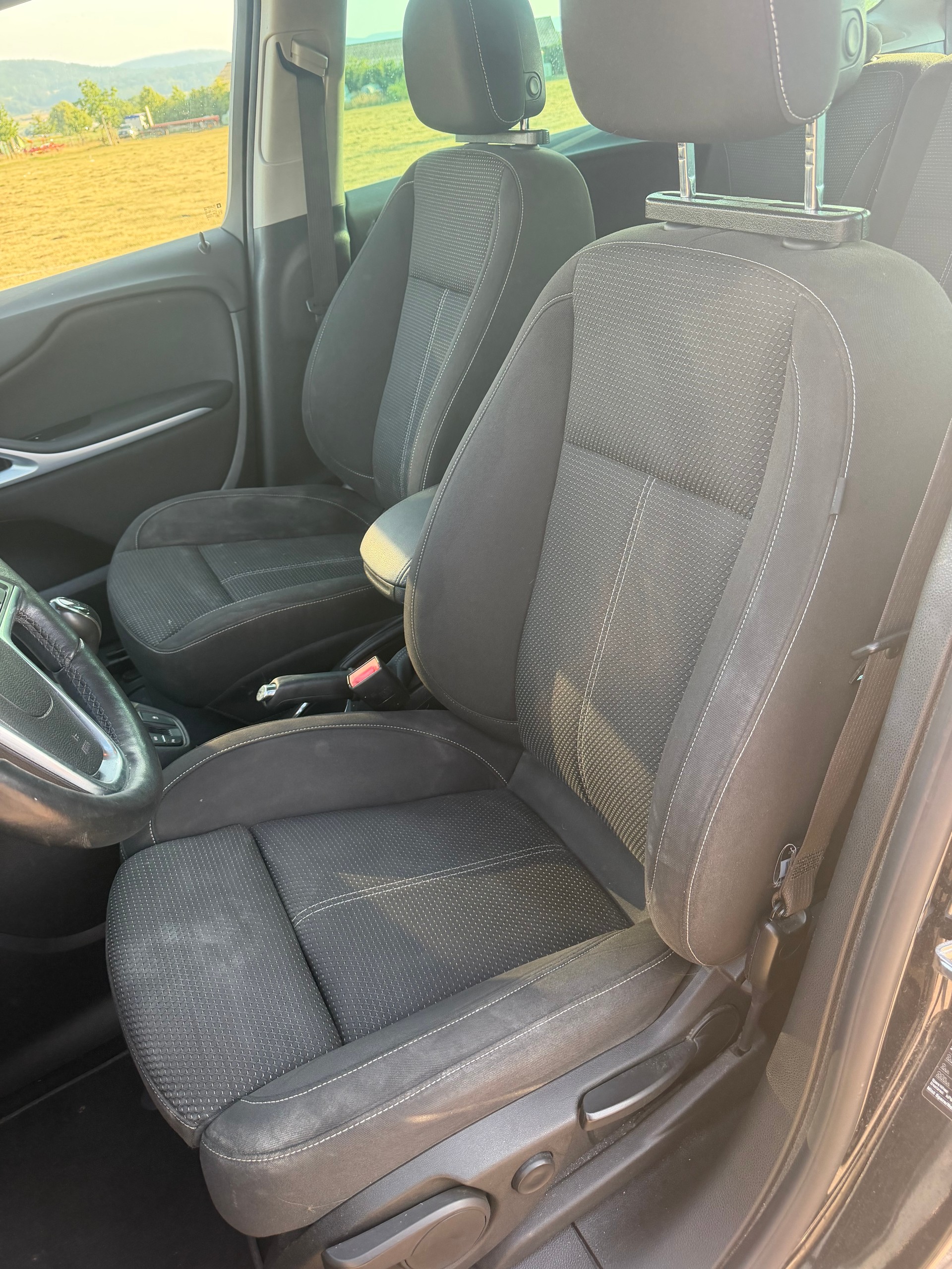 OPEL Zafira Tourer 1.4i 16V Turbo Business Line-image-9