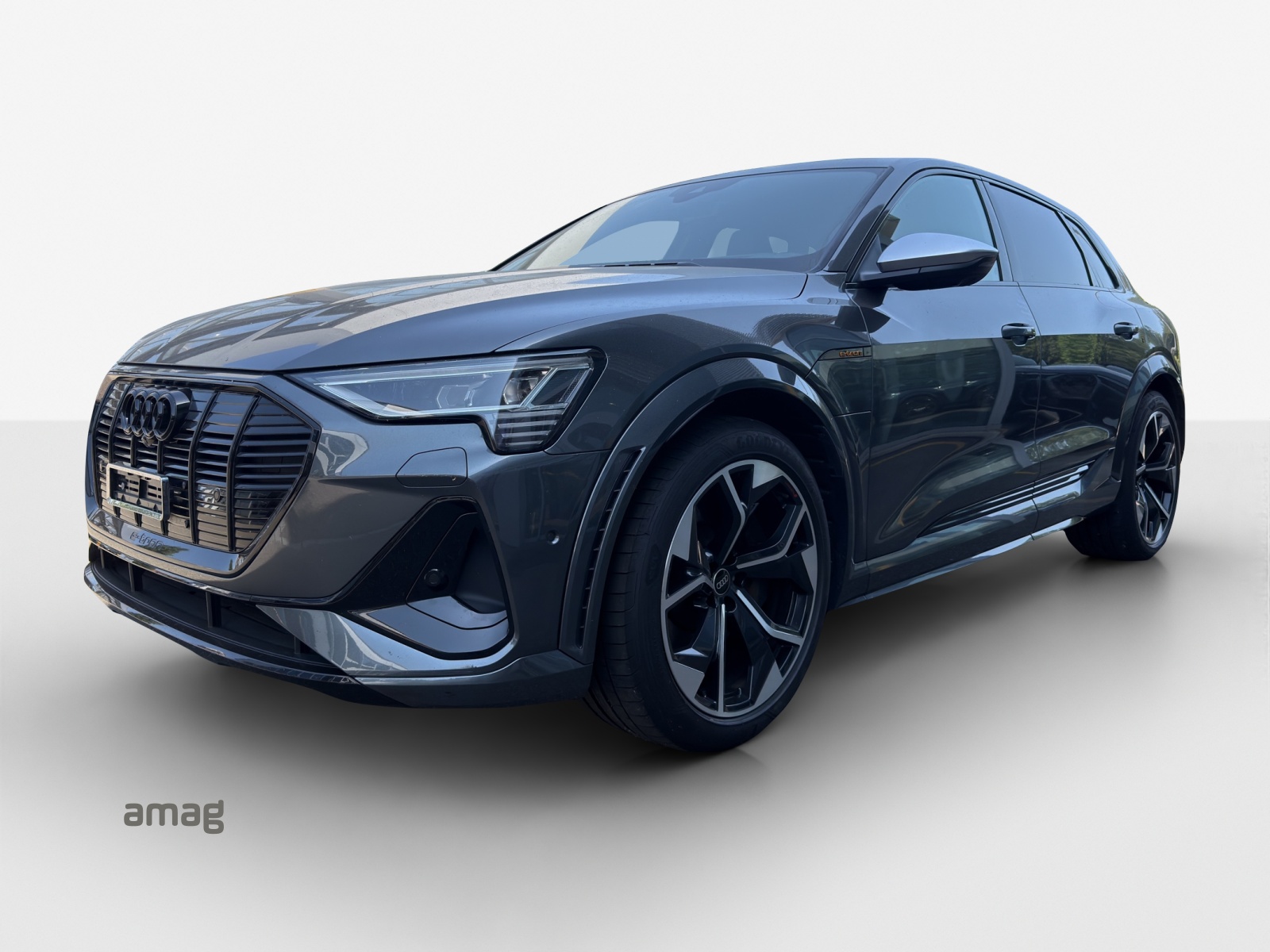 AUDI e-tron S quattro