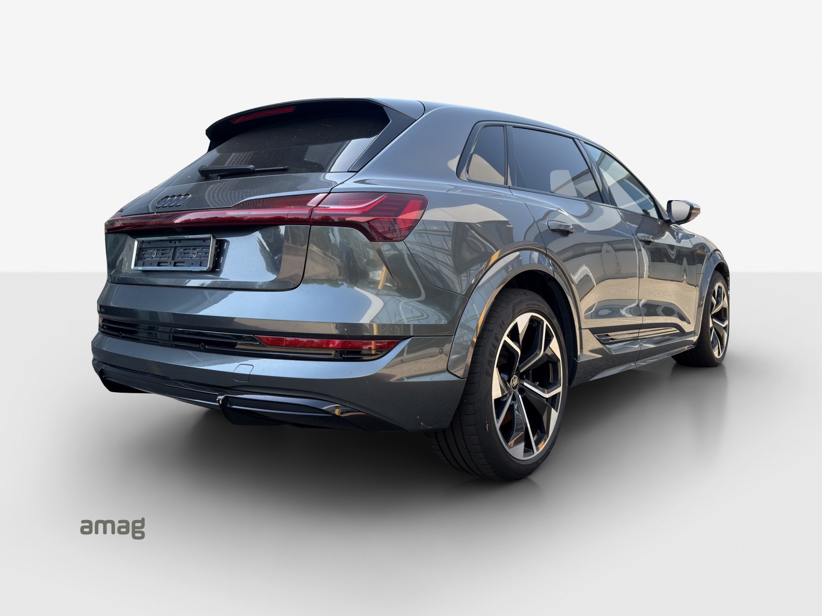 AUDI e-tron S quattro-image-4