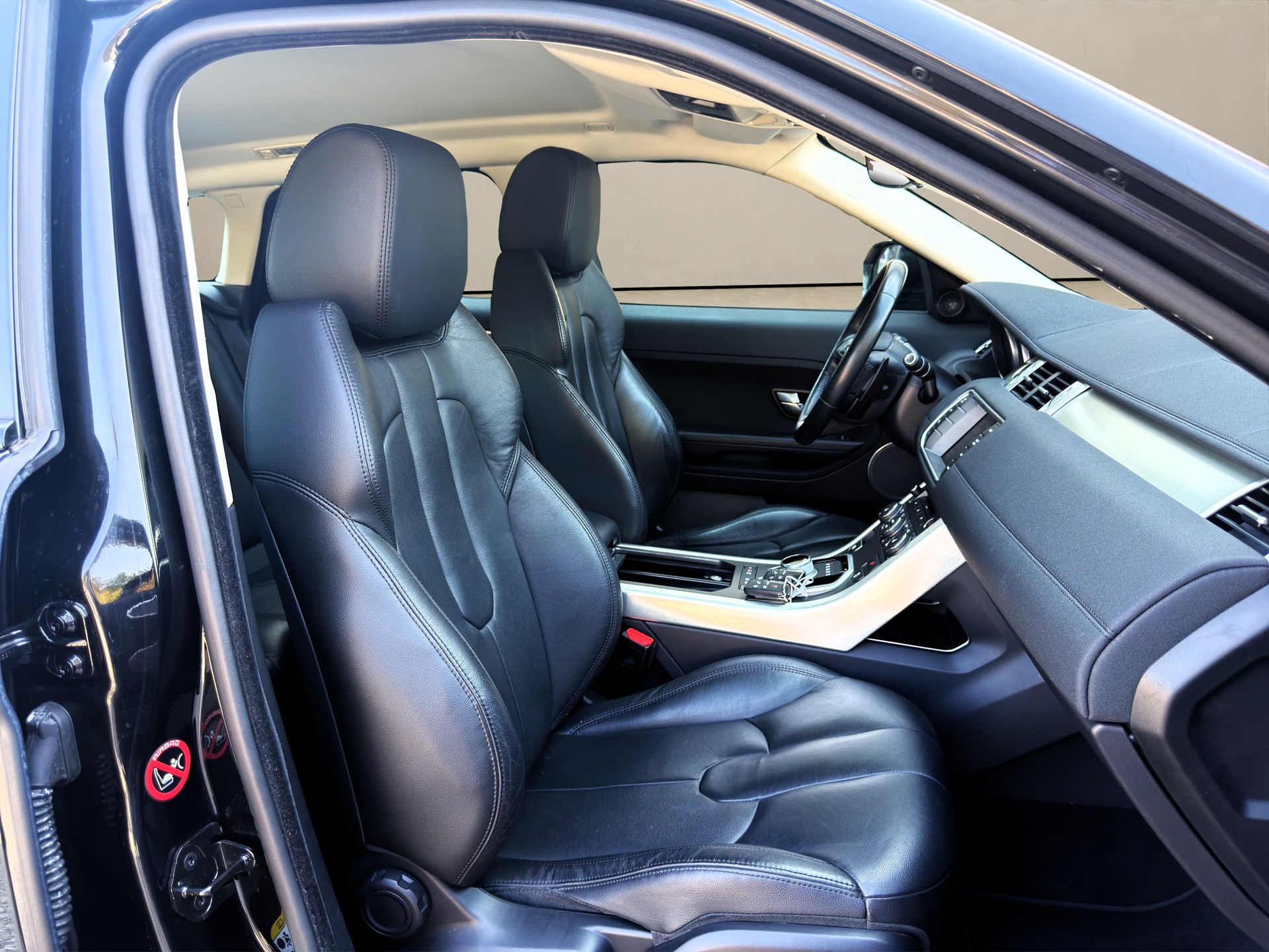 LAND ROVER Range Rover Evoque 2.2 TD4 Pure✅CH-Fahrzeug & 8-fach bereift auf ALU✅-image-9