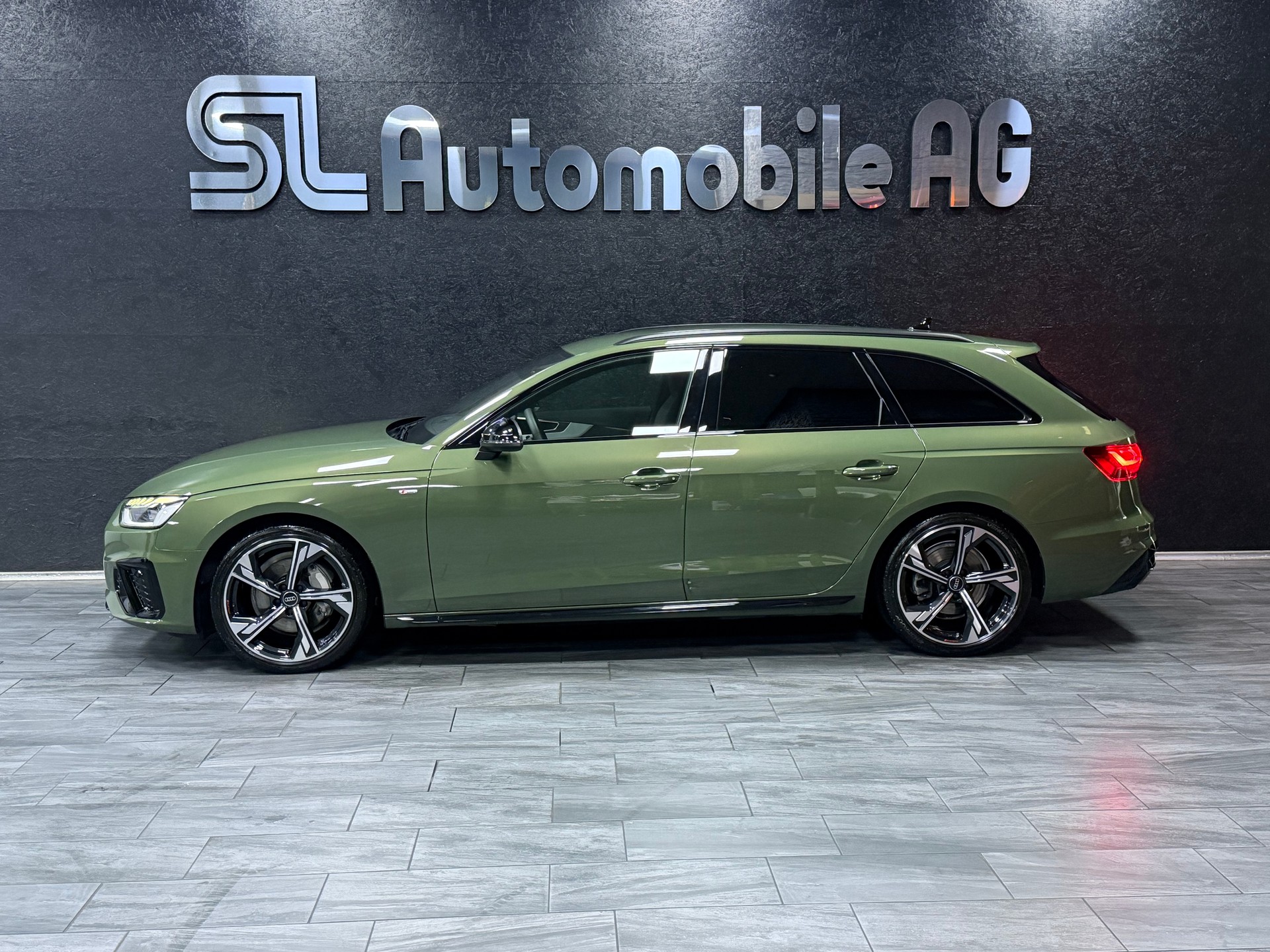 AUDI A4 Avant 40 TFSI S line S-tronic / Farbe Distrikgrün Metalic / Leasing ab 399.--image-4