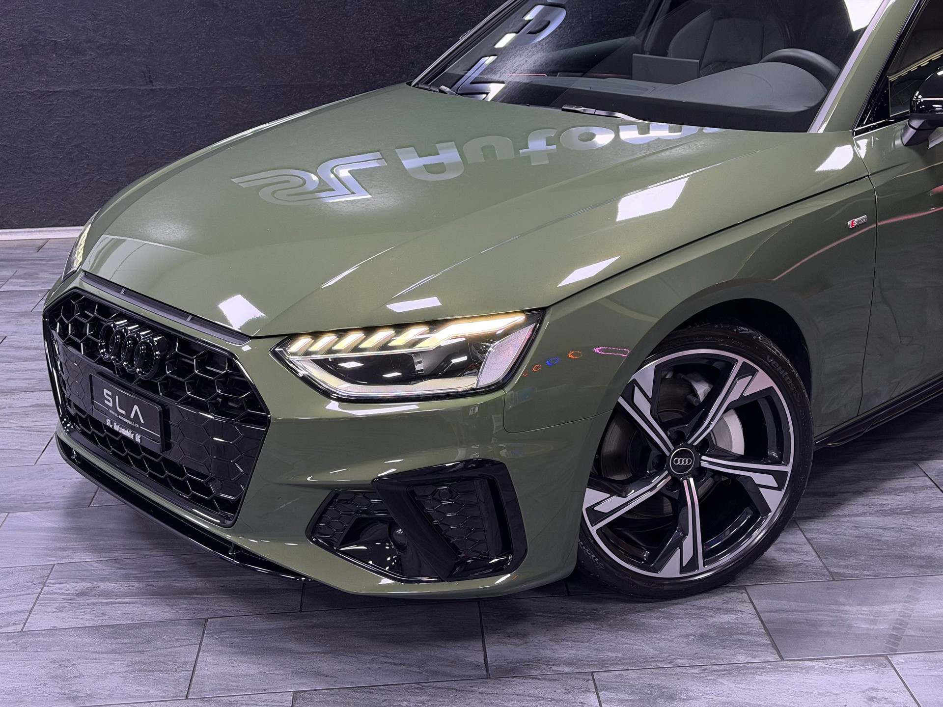 AUDI A4 Avant 40 TFSI S line S-tronic / Farbe Distrikgrün Metalic / Leasing ab 399.--showroom-element-1