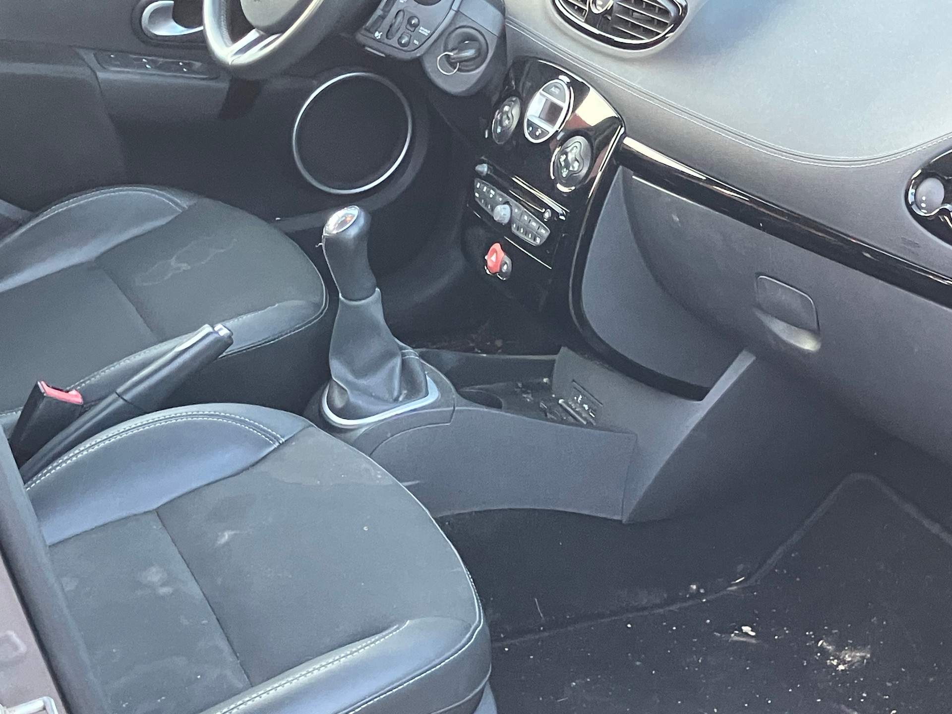 RENAULT Clio 1.2 16V Turbo Night&Day-image-6