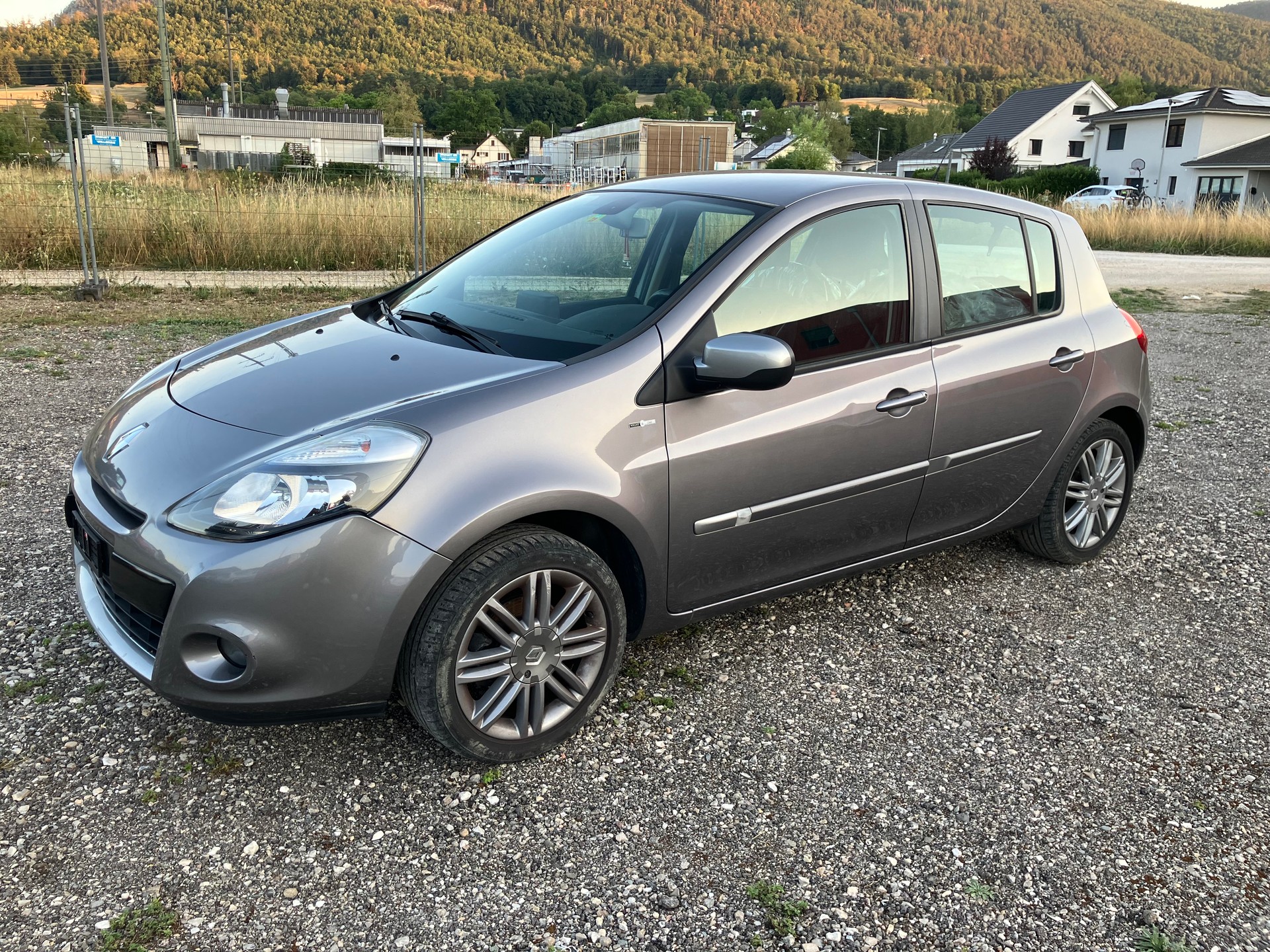 RENAULT Clio 1.2 16V Turbo Night&Day-image-1