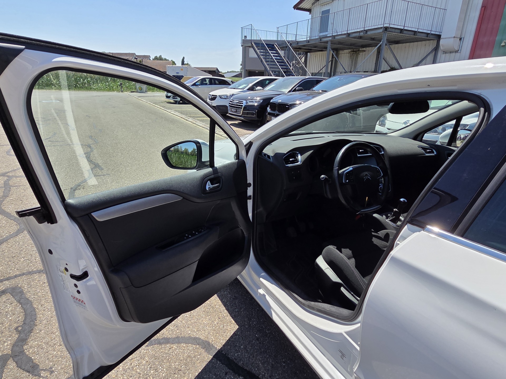 CITROEN C4 1.2 Pure Tech Feel-image-11