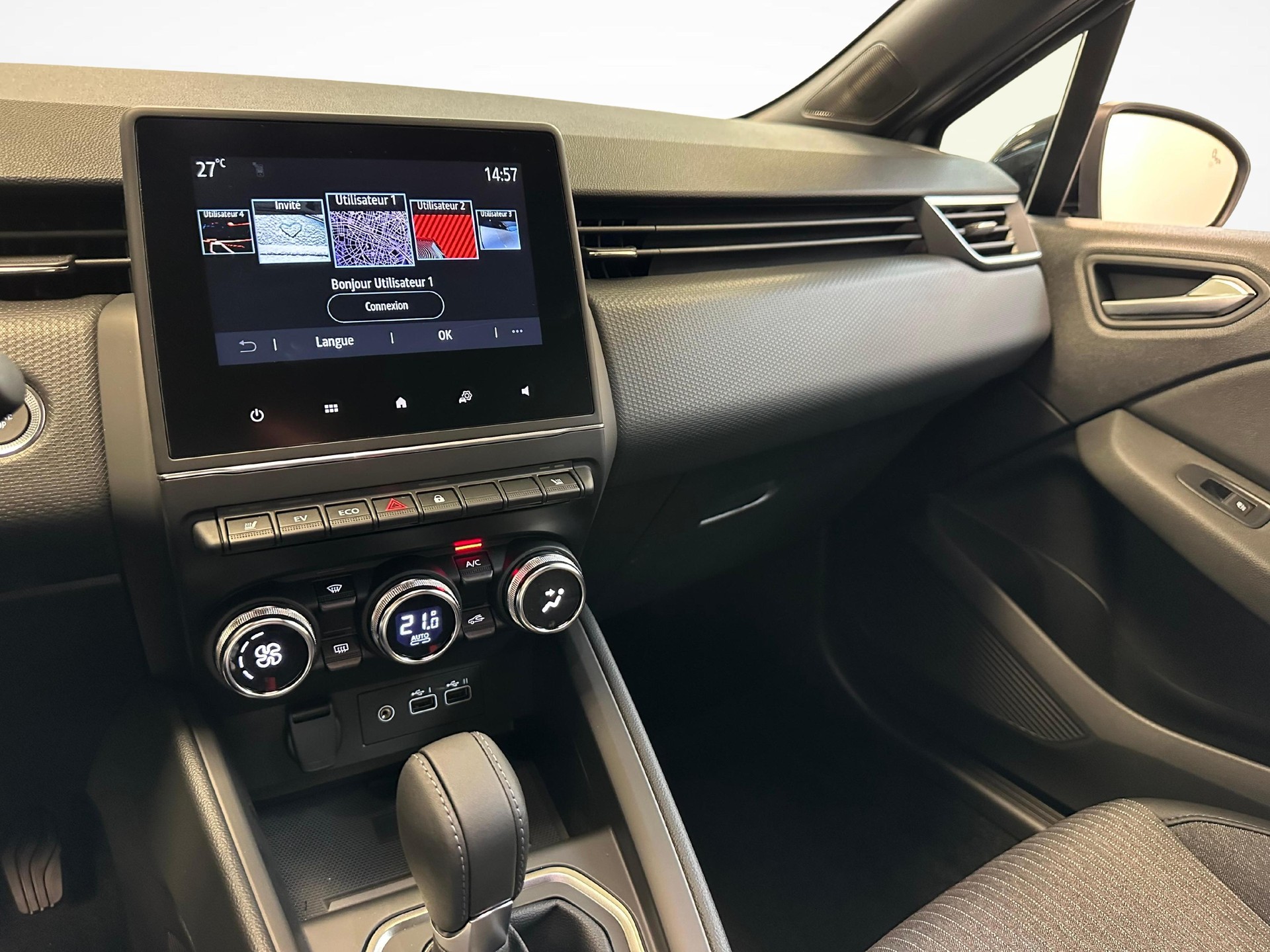 MITSUBISHI Colt 1.6 HEV Intense-image-7