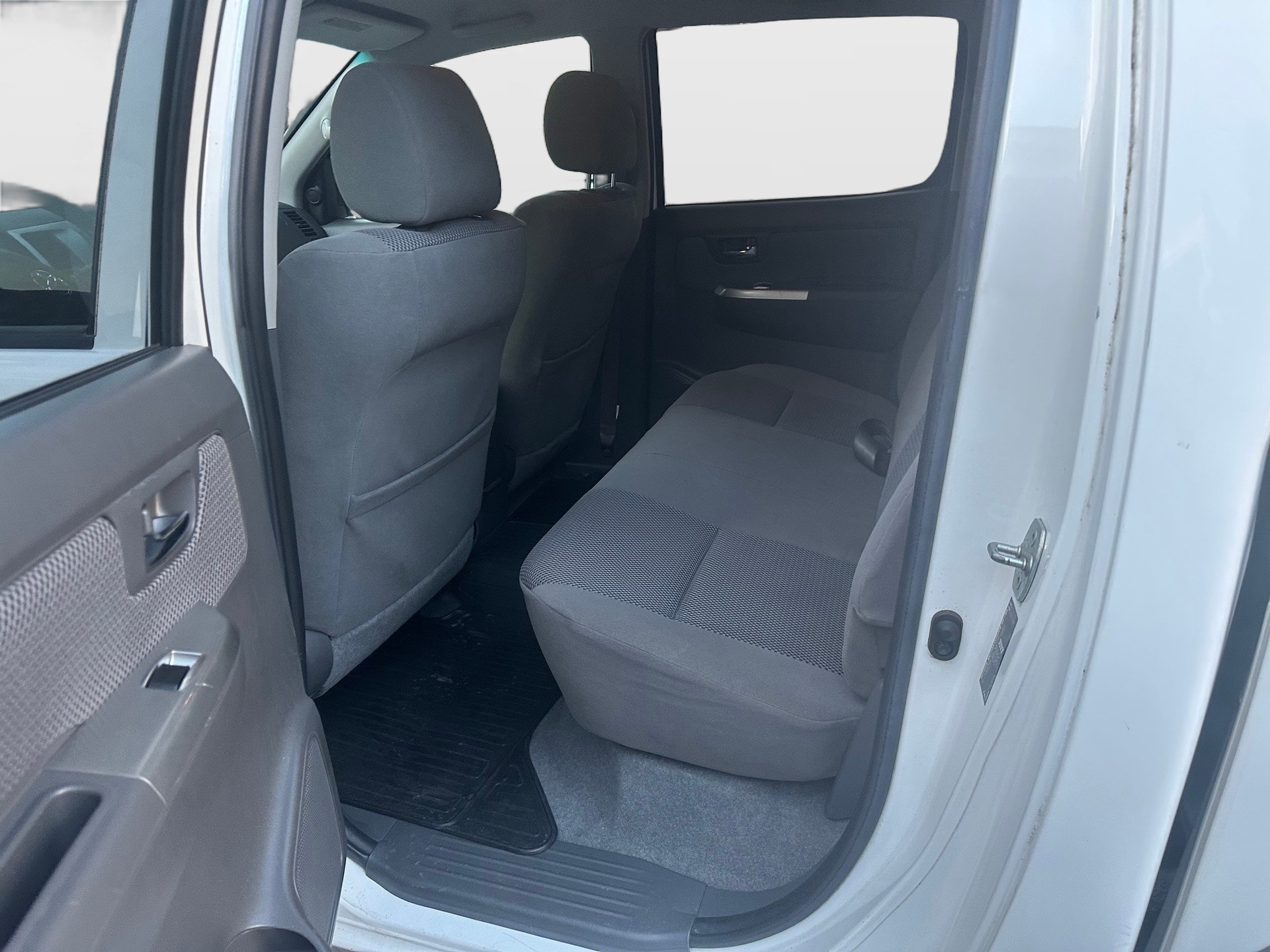 TOYOTA Hilux Double Cab.-Pick-up 3.0-4D Linea Sol-image-8