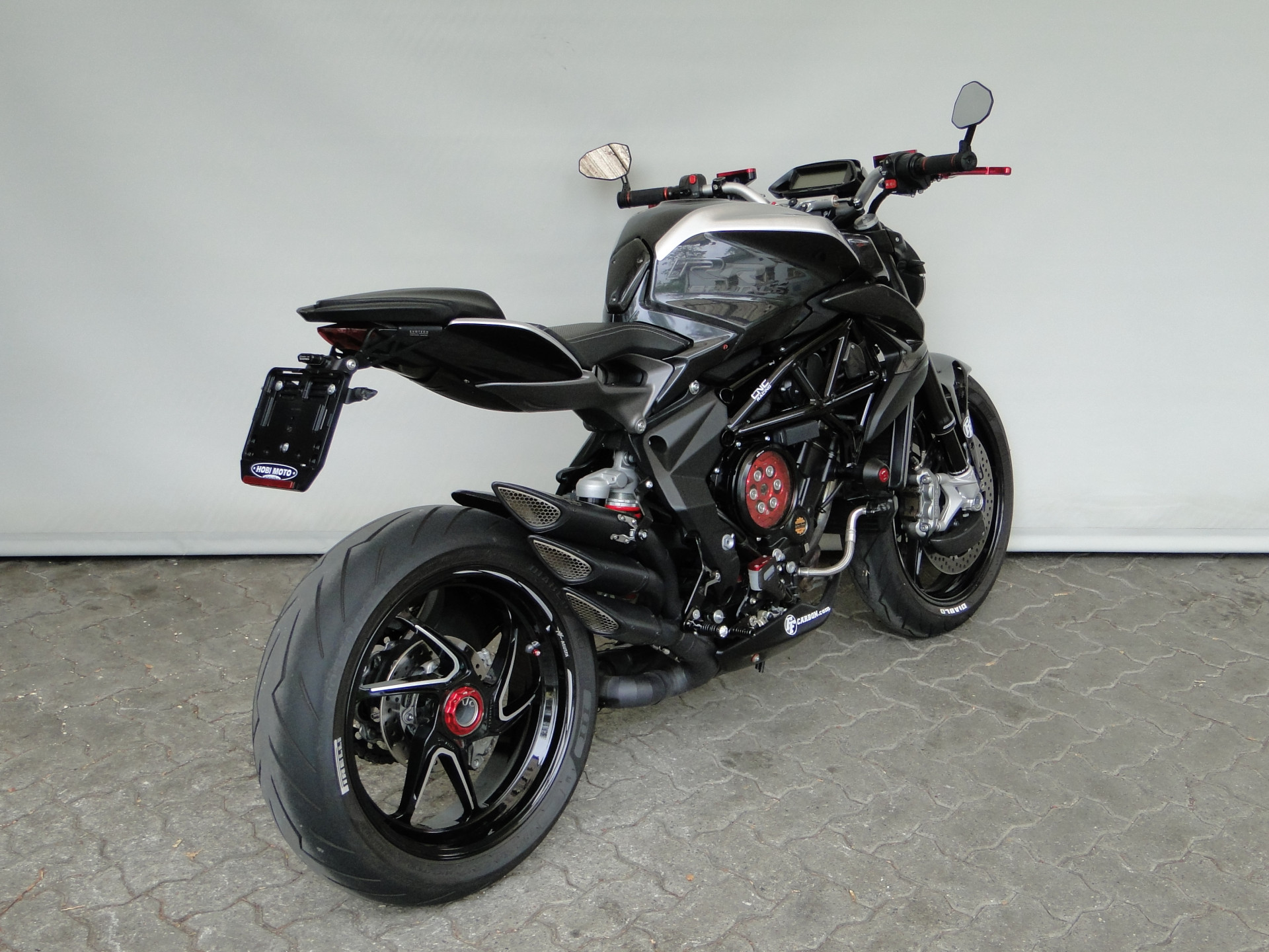 MV AGUSTA B3 Brutale 800 RR sehr viel Zubehör!-image-3