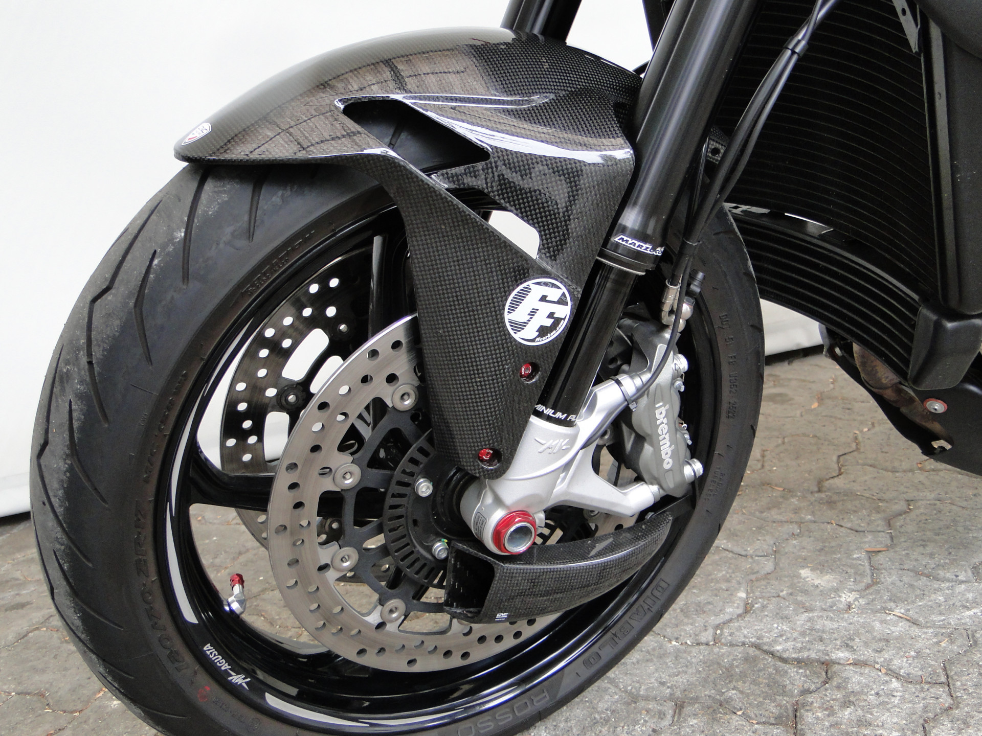 MV AGUSTA B3 Brutale 800 RR sehr viel Zubehör!-image-8