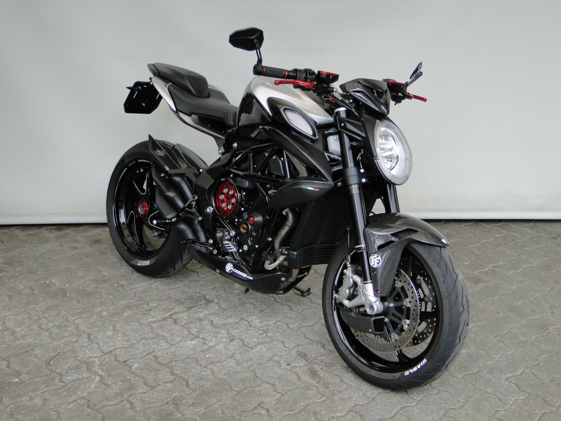 MV AGUSTA B3 Brutale 800 RR sehr viel Zubehör!-image-1