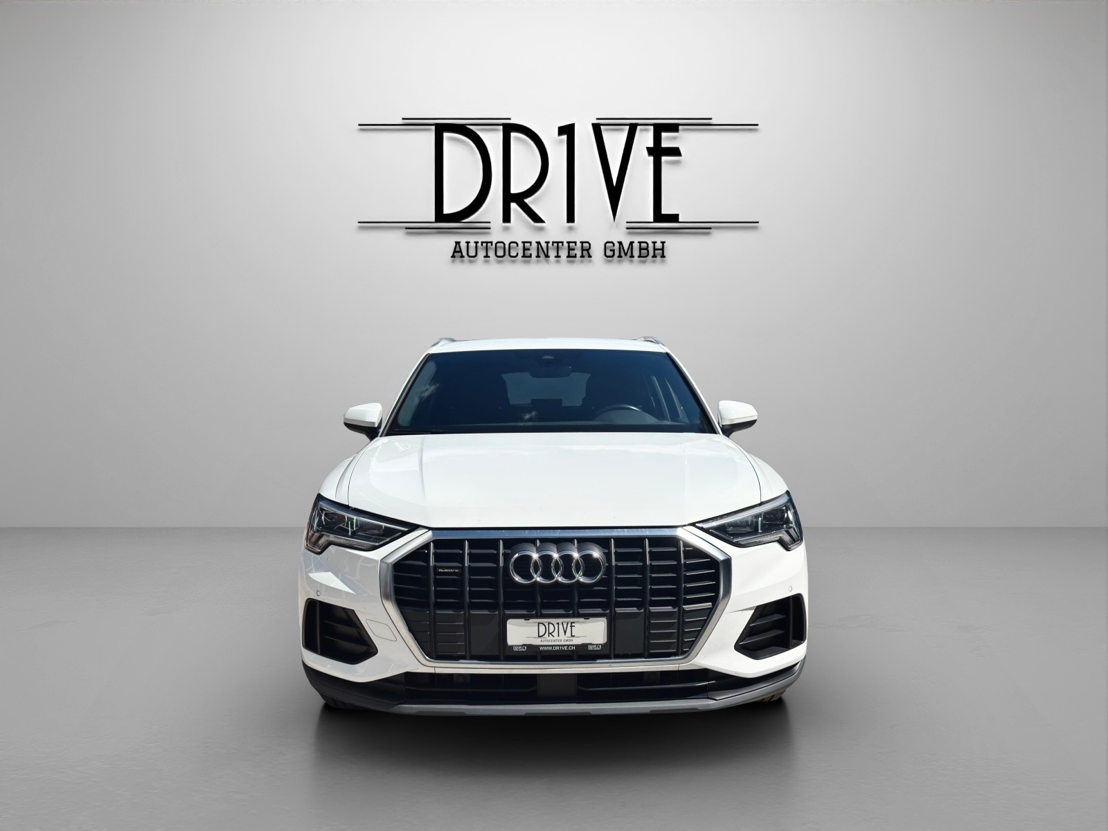 AUDI Q3 35 TDI quattro S-tronic-showroom-element-1