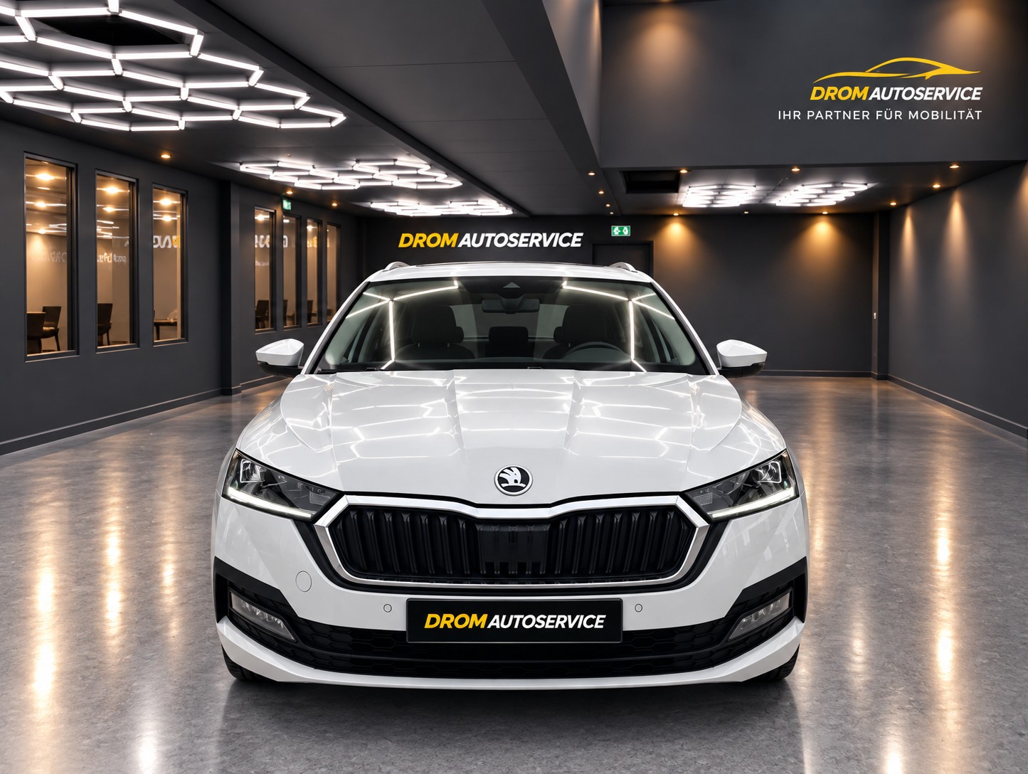 SKODA Octavia Combi 2.0 TDI DSG Ambition 4x4-showroom-element-1