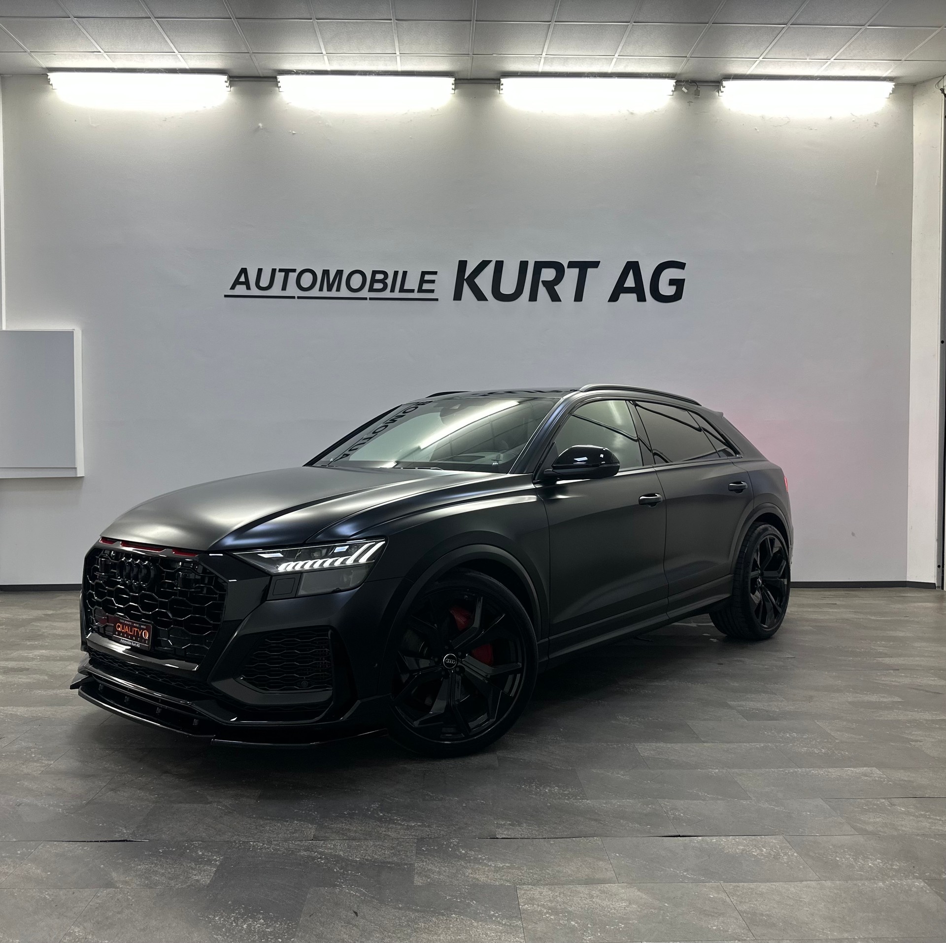 AUDI RSQ8 quattro tiptronic