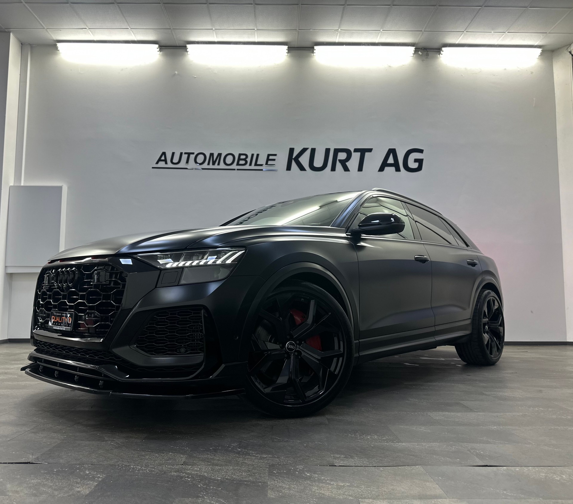 AUDI RSQ8 quattro tiptronic-showroom-element-1