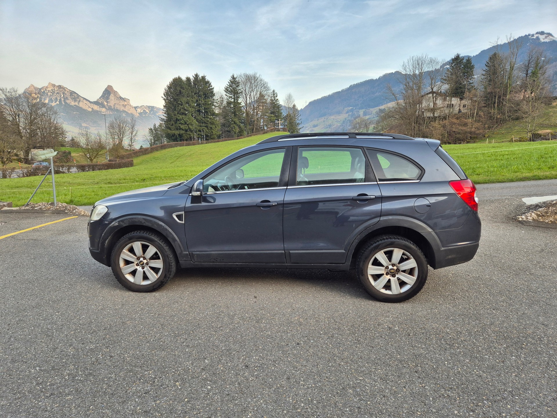 CHEVROLET Captiva 2.0 VCDi LS 4WD-image-1
