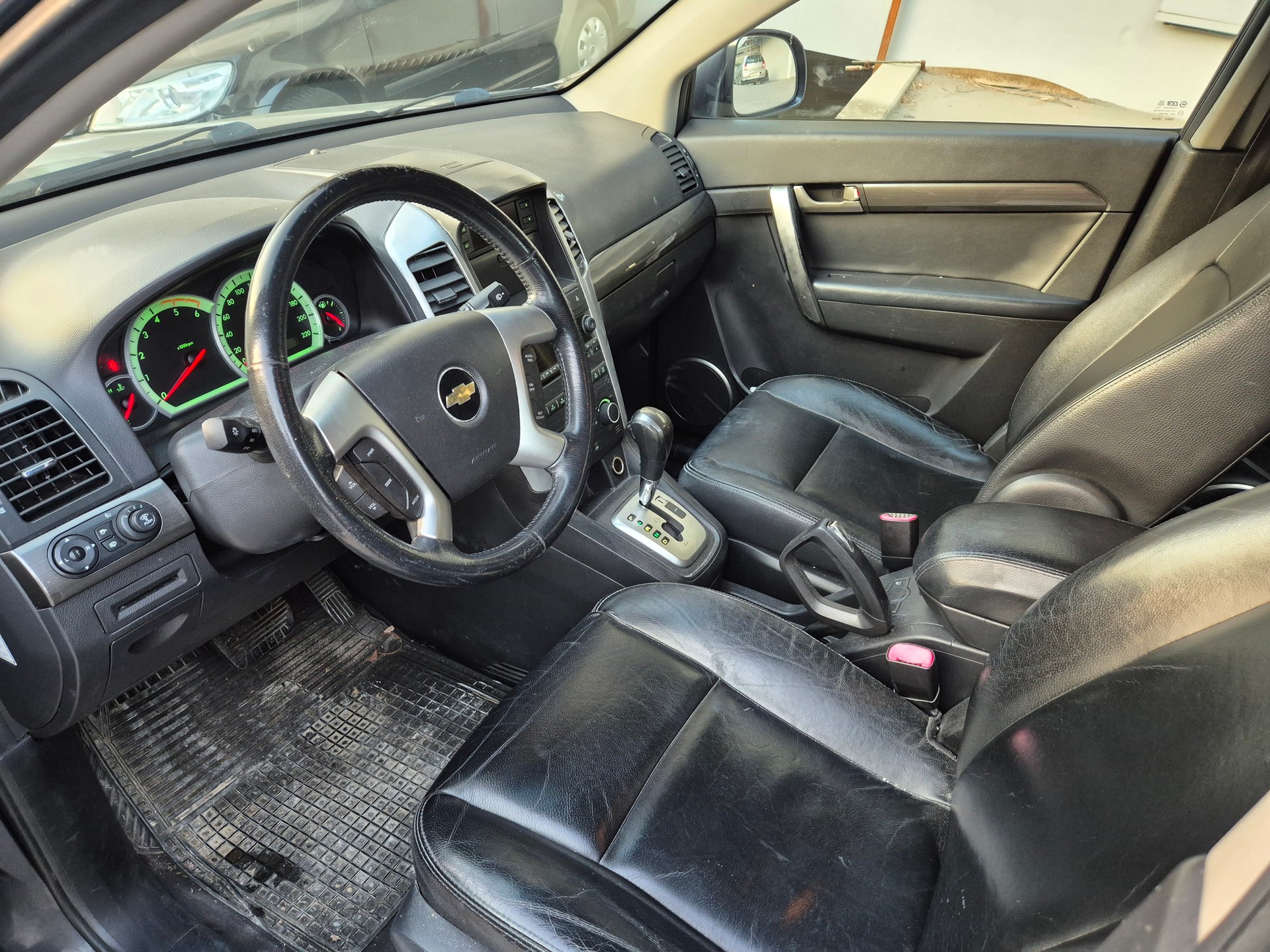 CHEVROLET Captiva 2.0 VCDi LS 4WD-image-6