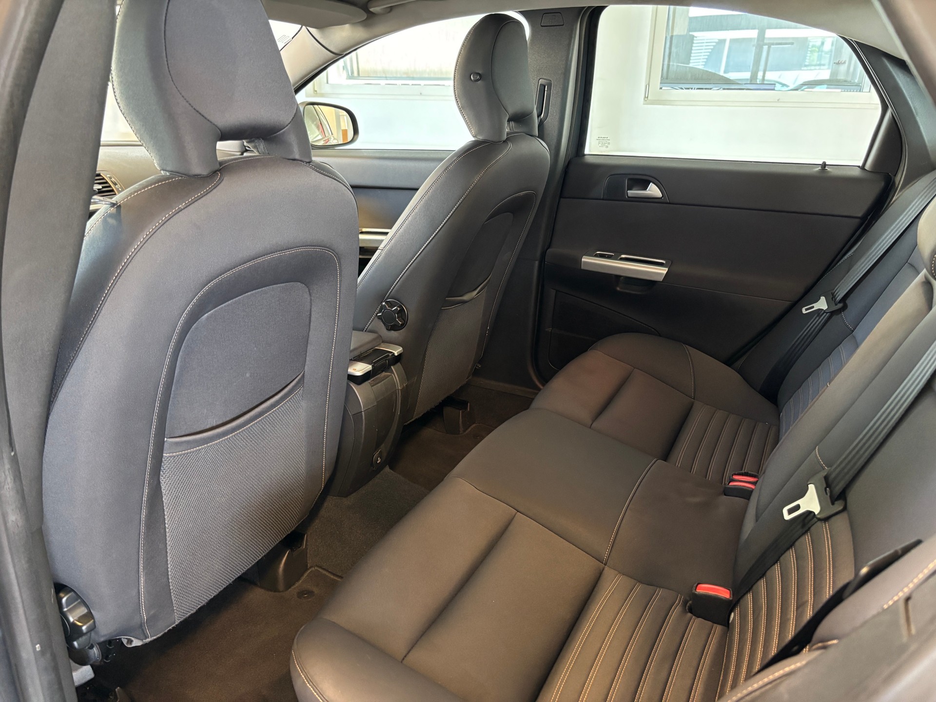 VOLVO S40 D3 Momentum Geartronic-image-12