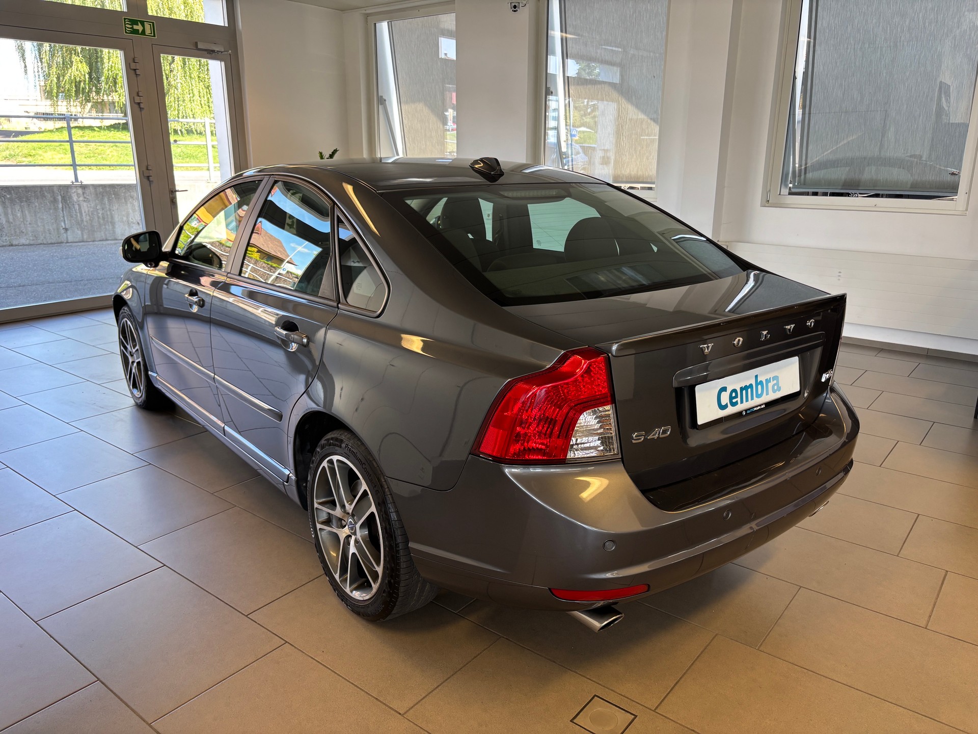 VOLVO S40 D3 Momentum Geartronic-showroom-element-3