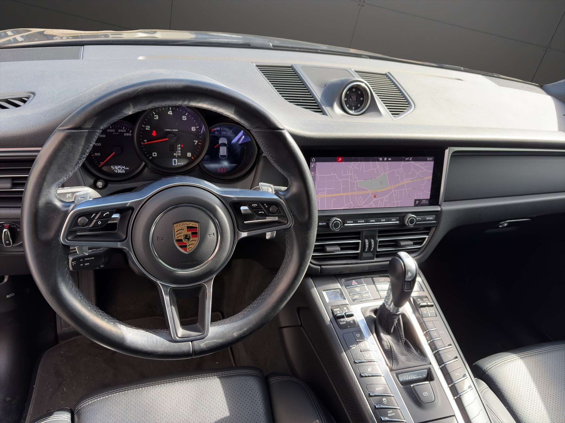 PORSCHE Macan PDK-image-12