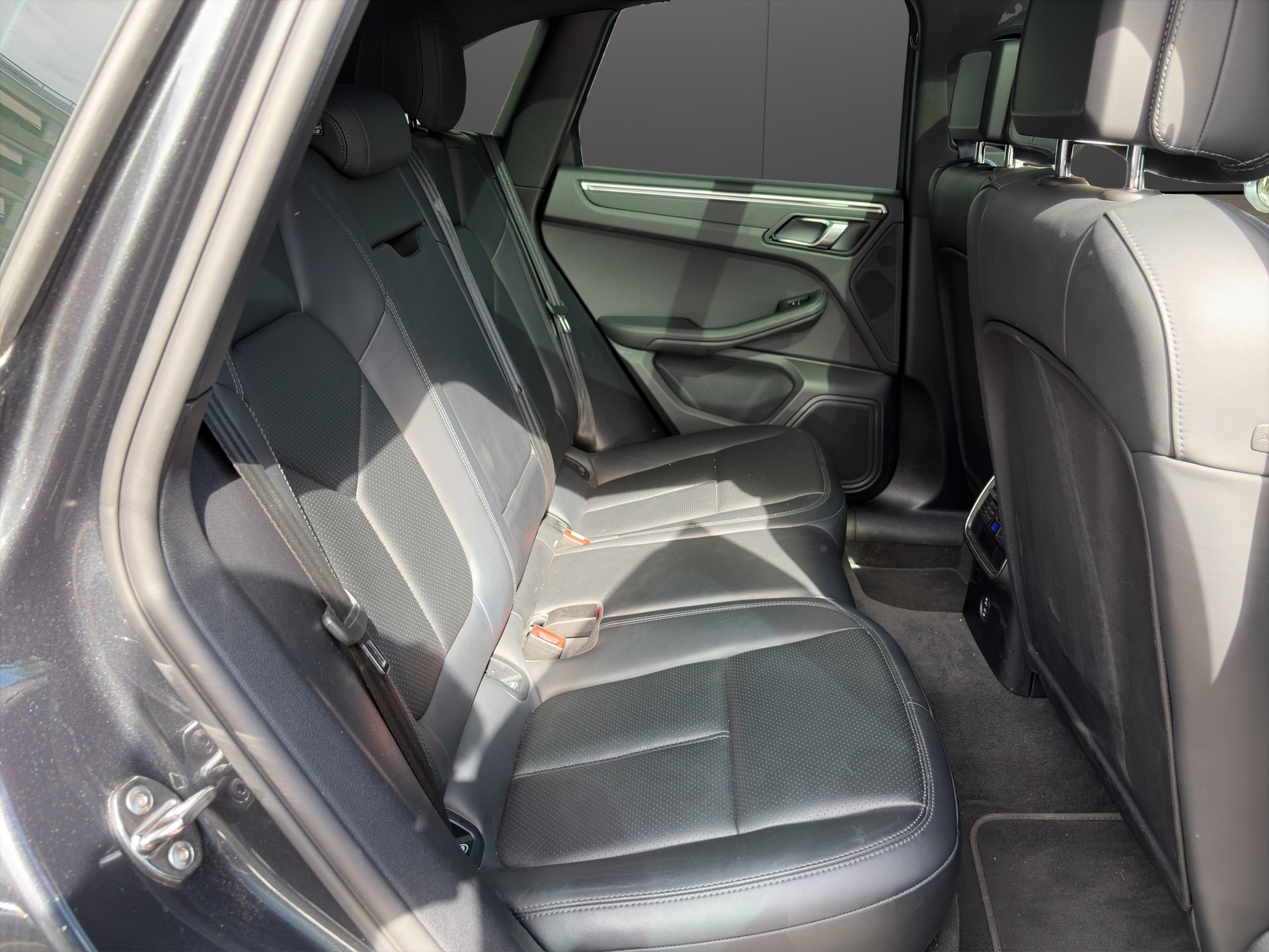 PORSCHE Macan PDK-image-15