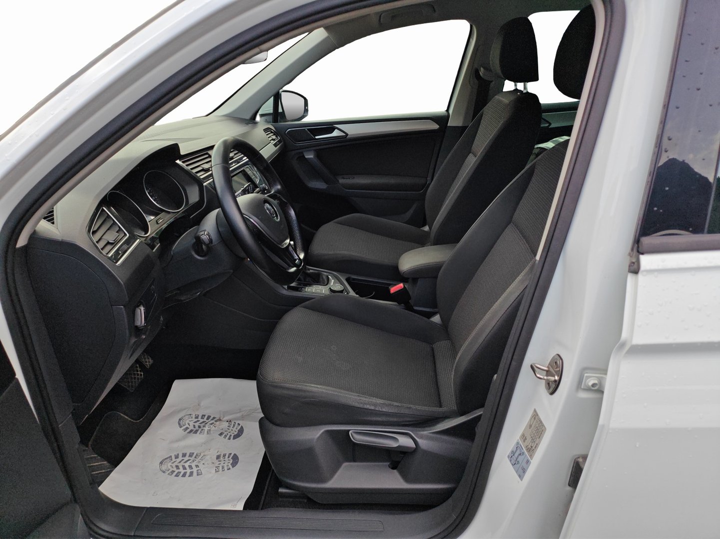 VW Tiguan 2.0 TDI SCR Trendline 4Motion DSG-image-9
