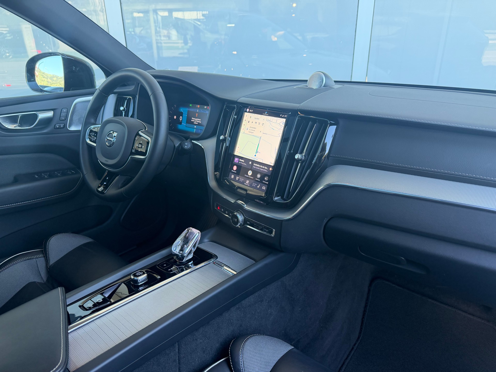 VOLVO XC60 T8 eAWD Ultimate Dark Geartronic-showroom-element-2