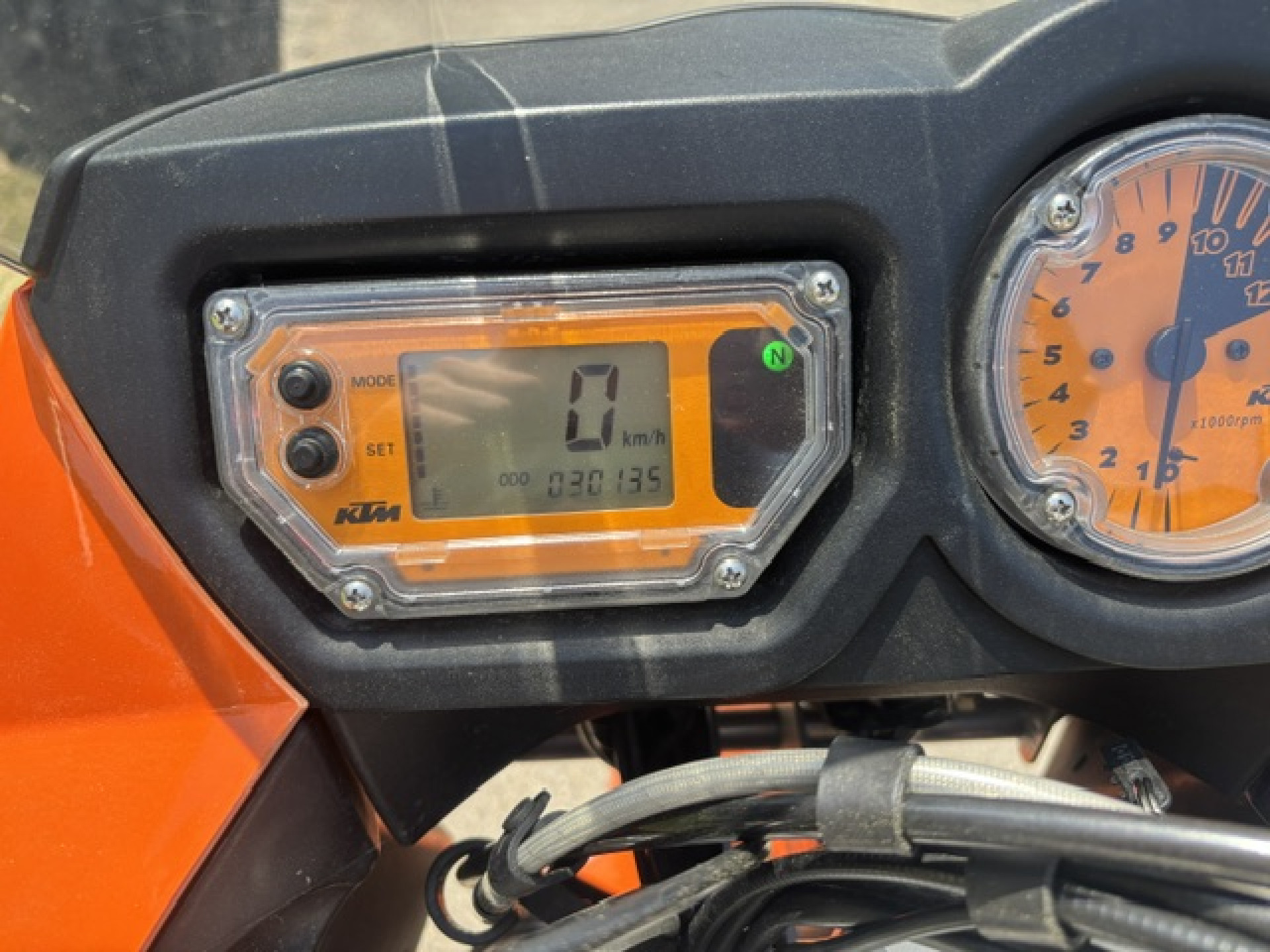 KTM 950 Adventure-image-6
