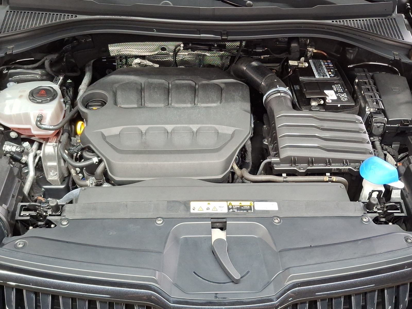 SKODA Kodiaq 2.0 TSI 4x4 SportLine-image-13