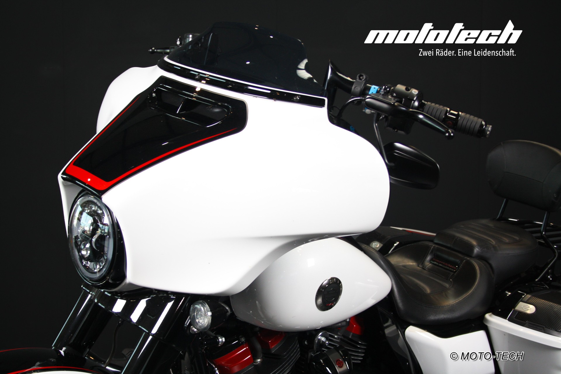 HARLEY-DAVIDSON FLHXSE-image-6