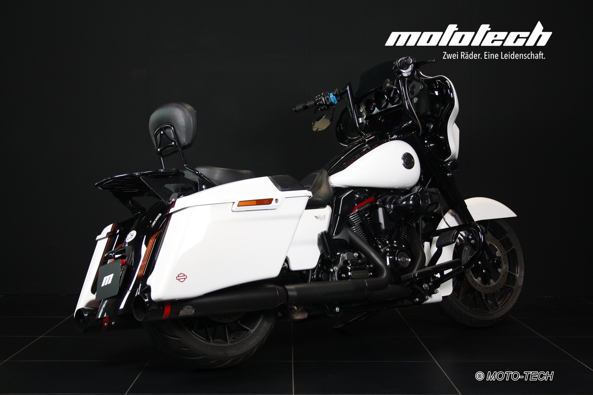 HARLEY-DAVIDSON FLHXSE-image-2
