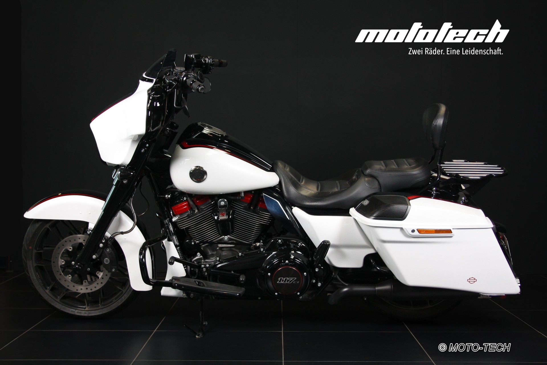 HARLEY-DAVIDSON FLHXSE-image-4
