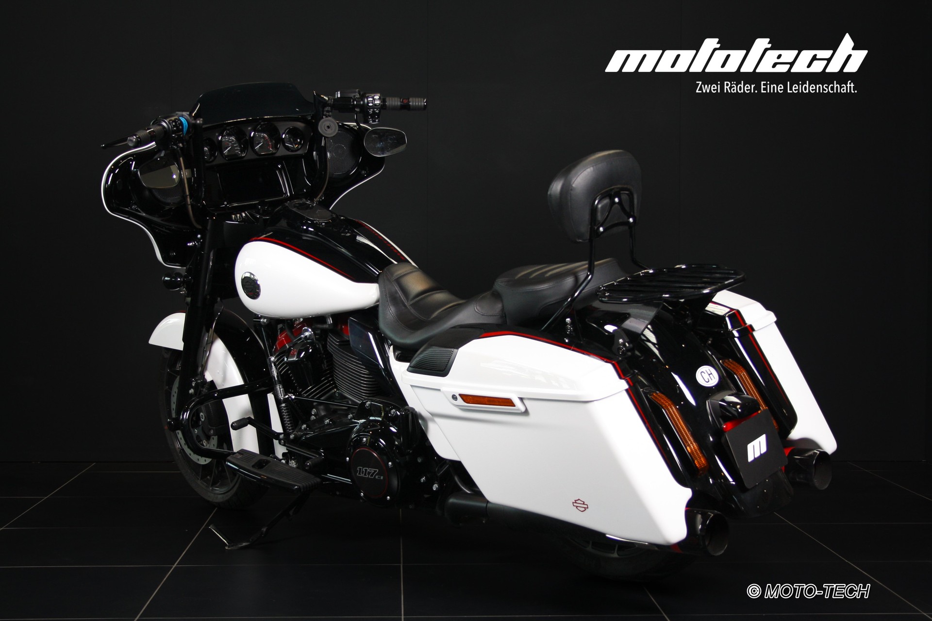 HARLEY-DAVIDSON FLHXSE-image-3