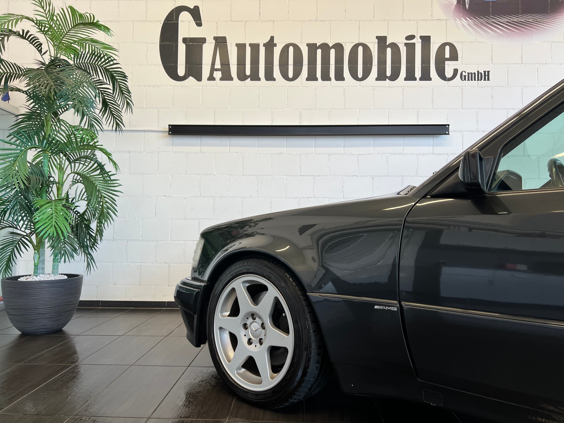 MERCEDES-BENZ 500 E Automatic ⭐️-showroom-element-3