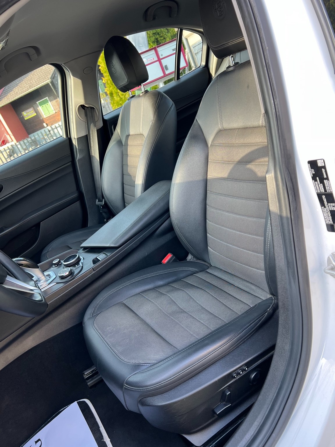 ALFA ROMEO Giulia 2.2 JTDM Super Automatic-image-12