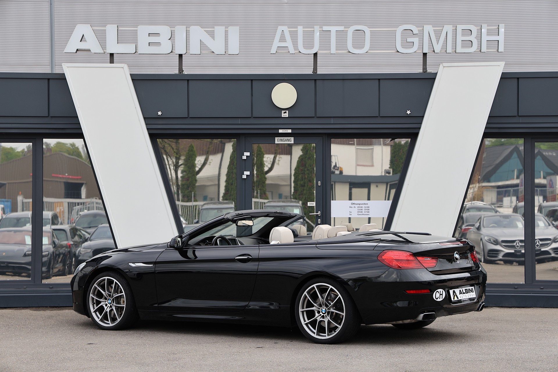BMW 650i Cabrio-showroom-element-3