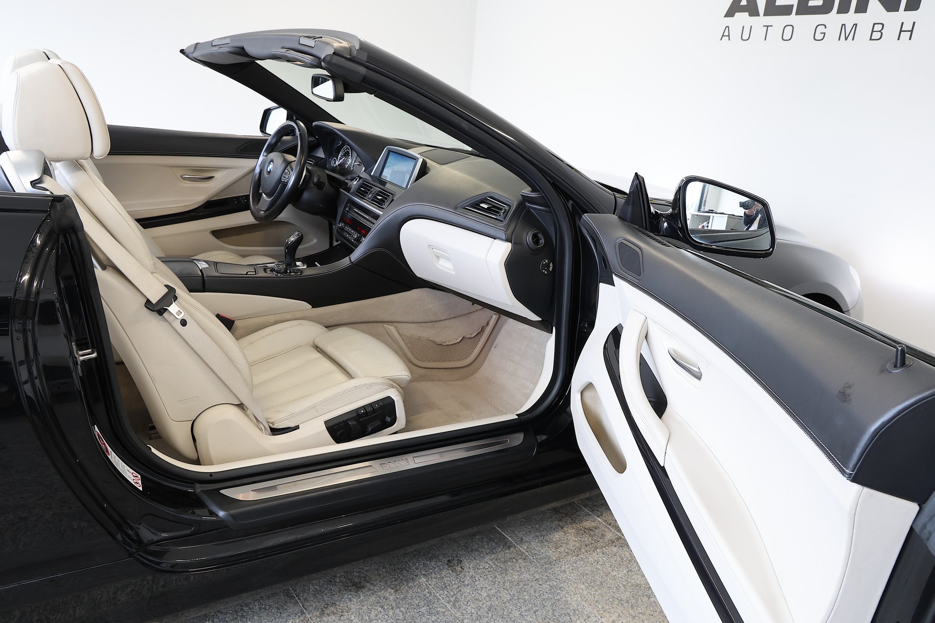 BMW 650i Cabrio-image-12